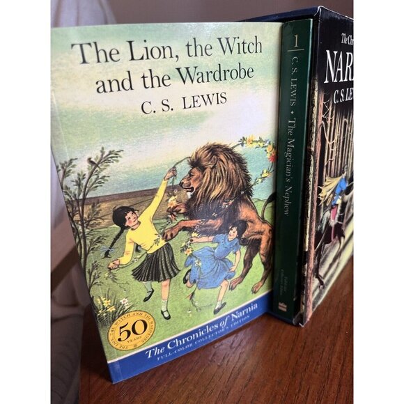 Chronicles of Narnia Set.: The Chronicles of Narnia Full-Color Paperback 7-Book - Picture 9 of 16